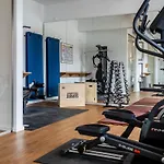 Reetland Am - Luxusplus Reetdachvilla Mit 4 Schlafzimmern, Aussensauna, Loungebereich Und Kamin H10 * Dranske