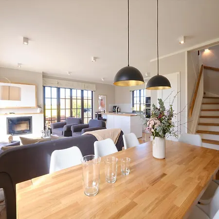 Reetland Am - Luxusplus Reetdachvilla Mit 4 Schlafzimmern, Aussensauna, Loungebereich Und Kamin H10 *