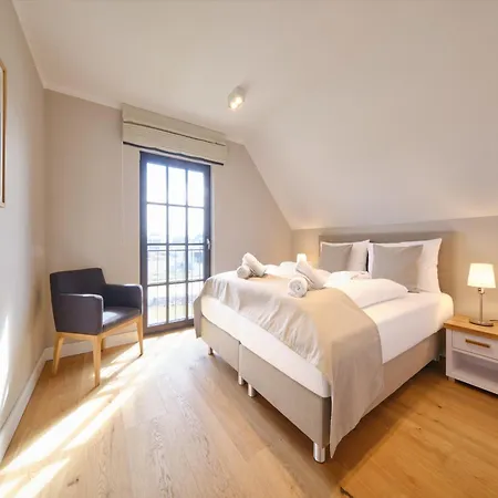 Reetland Am - Luxusplus Reetdachvilla Mit 4 Schlafzimmern, Aussensauna, Loungebereich Und Kamin H10 *