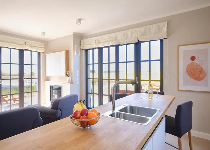 Reetland Am - Luxusplus Reetdachvilla Mit 4 Schlafzimmern, Aussensauna, Loungebereich Und Kamin H10 Villa Dranske