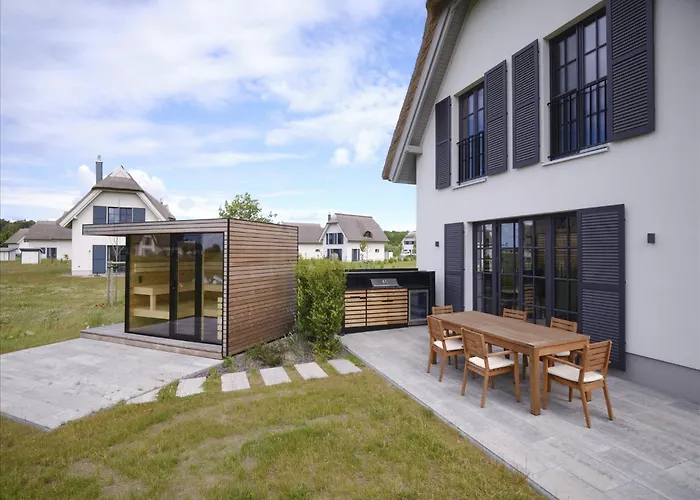 Reetland Am - Luxusplus Reetdachvilla Mit 4 Schlafzimmern, Aussensauna, Loungebereich Und Kamin H10 * Dranske
