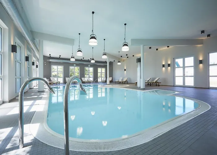 Reetland Am - Luxusplus Reetdachvilla Mit 4 Schlafzimmern, Aussensauna, Loungebereich Und Kamin H10 *